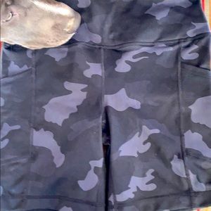 Short work out pants never worn no tags